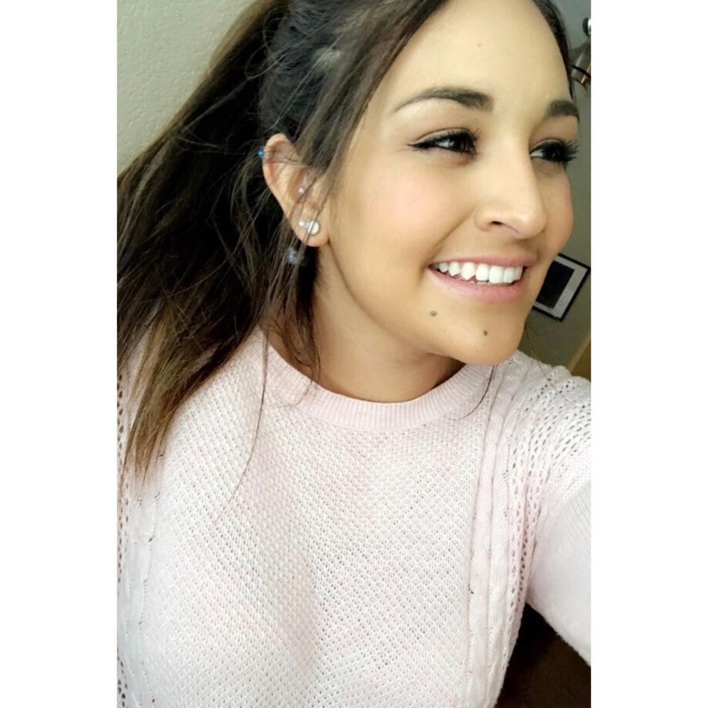 Meet your Posher, Adriana